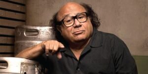 Read more about the article Danny DeVito Net Worth 2026: Shocking Power Secrets Behind $80M Success