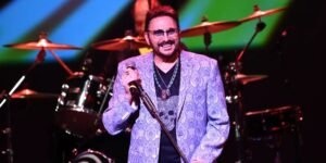 Read more about the article Chuck Negron, Three Dog Night Co-Founder and Voice of ‘Joy to the World,’ Dies at 83