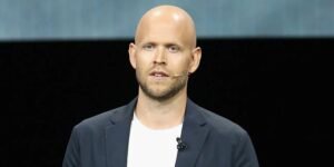 Read more about the article Spotify Forecasts Profit Above Estimates as Founder Daniel Ek Takes New Role